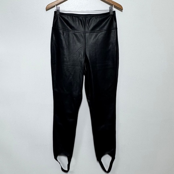 NWOT WeWoreWhat Vegan Leather Stirrup Legging Black Size M - Picture 4 of 16